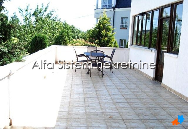 Izdavanje: Kuća 330 m², Dedinje – Beograd