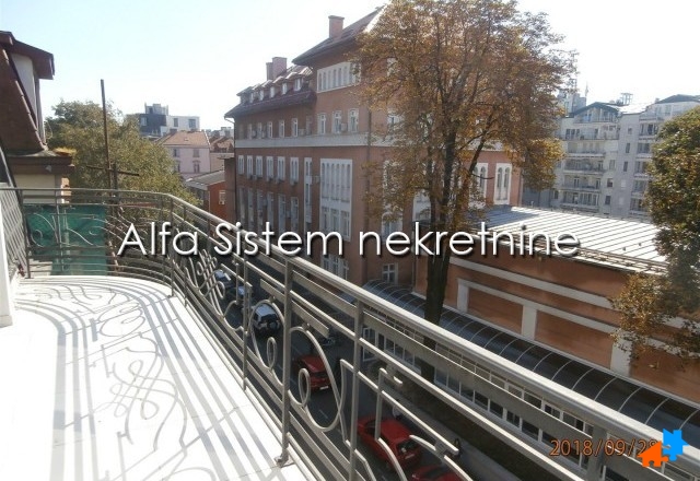 Izdavanje: Četvorosoban stan 180 m², Vračar – Beograd