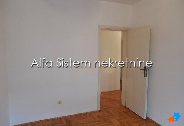 Izdavanje: Poslovni prostor 90 m², Banovo brdo – Beograd