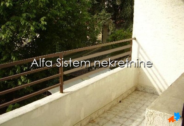 Izdavanje: Poslovni prostor 90 m², Banovo brdo – Beograd