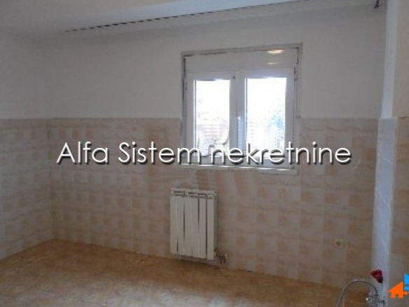 Izdavanje: Poslovni prostor 90 m², Banovo brdo – Beograd