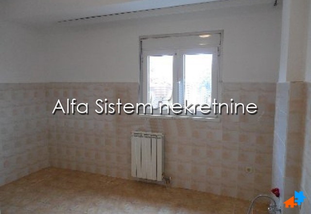 Izdavanje: Poslovni prostor 90 m², Banovo brdo – Beograd