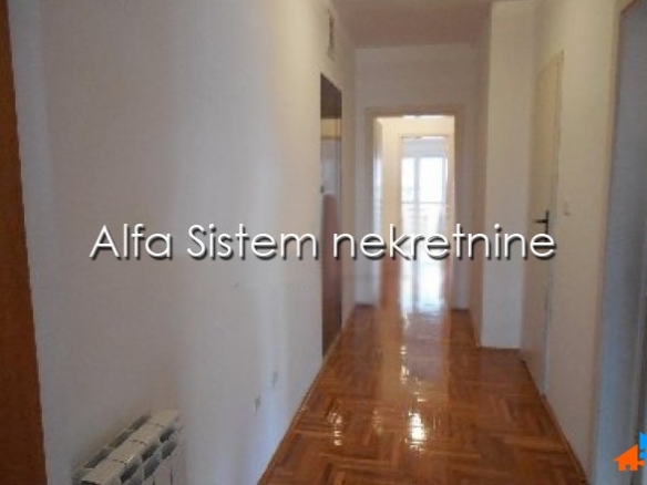Izdavanje: Poslovni prostor 90 m², Banovo brdo – Beograd