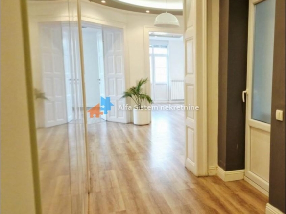 Izdavanje: Poslovni prostor 130 m², Vračar – Beograd
