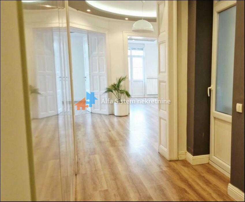 Izdavanje: Poslovni prostor 130 m², Vračar – Beograd