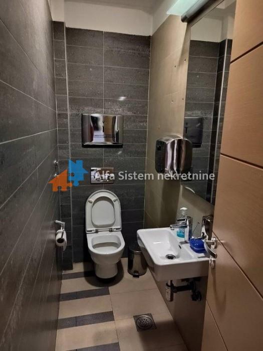Izdavanje: Poslovni prostor 210 m², Savski venac – Beograd