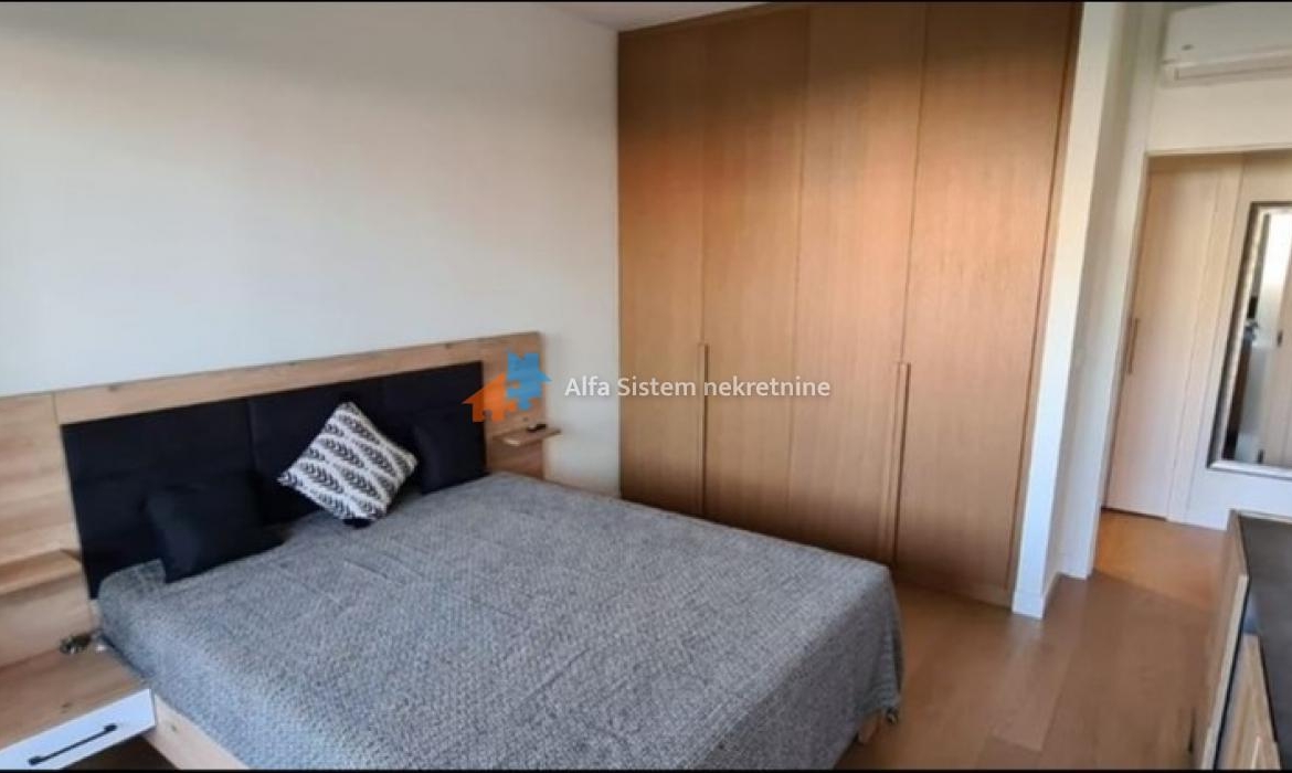Izdavanje: Dvosoban stan 60 m², Savski venac – Beograd