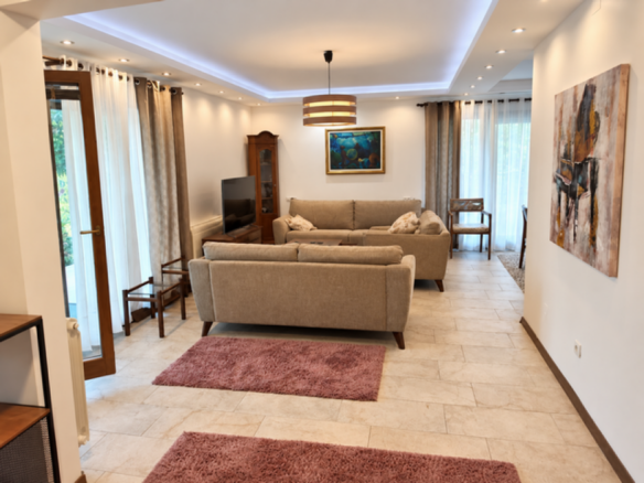 Izdavanje: Četvorosoban stan 115 m², Dedinje – Beograd