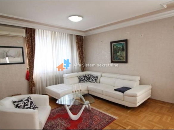 Izdavanje: Četvorosoban stan 127 m², Palilula – Beograd