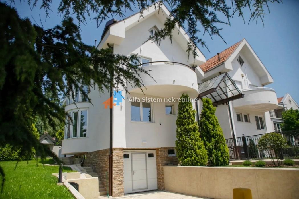 Izdavanje: Kuća 260 m², Čukarica – Beograd