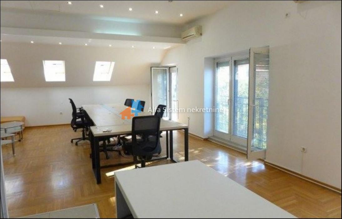 Izdavanje: Kuća 300 m², Banovo brdo – Beograd