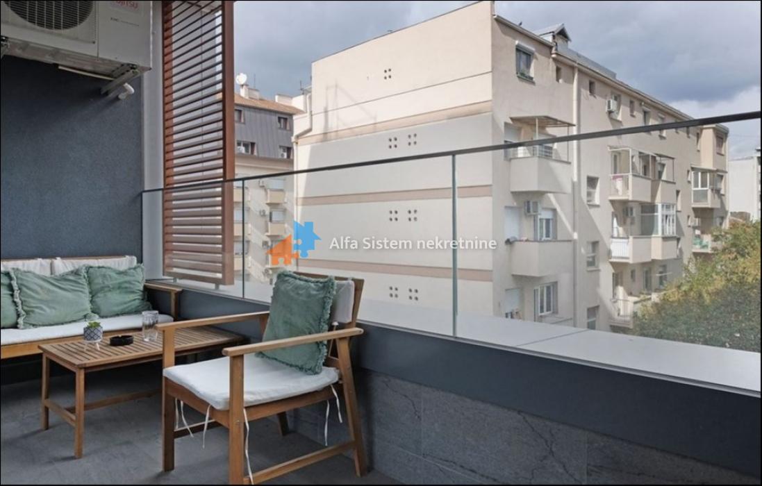 Izdavanje: Trosoban stan 89 m², Savski venac – Beograd