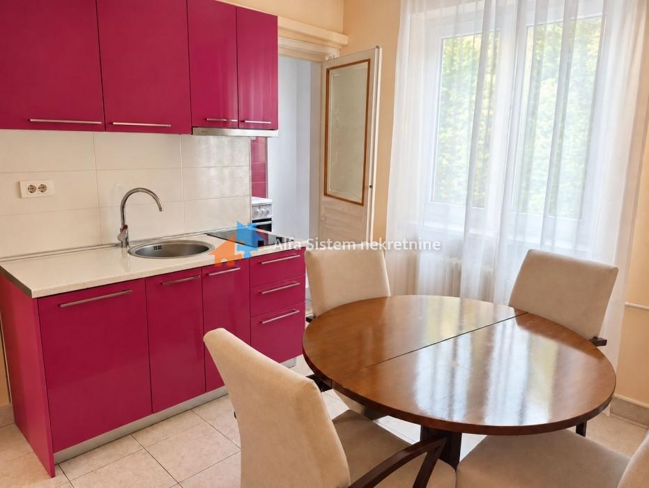 Izdavanje: Dvoiposoban stan 50 m², Dorćol – Beograd