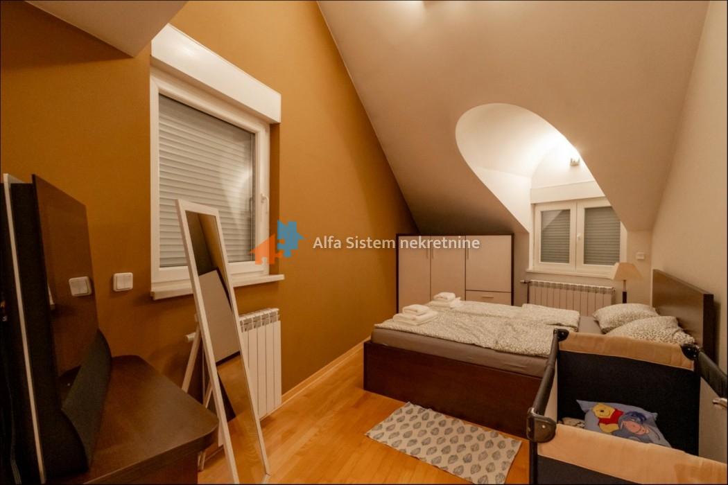 Izdavanje: Četvorosoban stan 140 m², Stari grad – Beograd