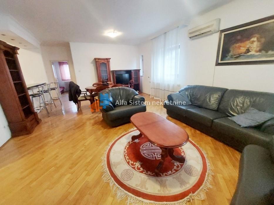 Izdavanje: Četvorosoban stan 140 m², Banovo brdo – Beograd