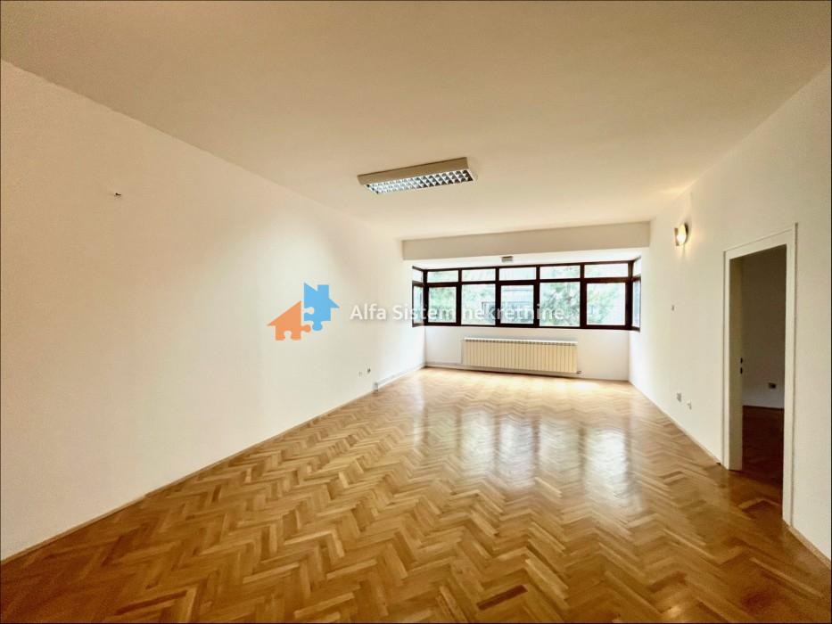 Izdavanje: Kuća 600 m², Savski venac – Beograd