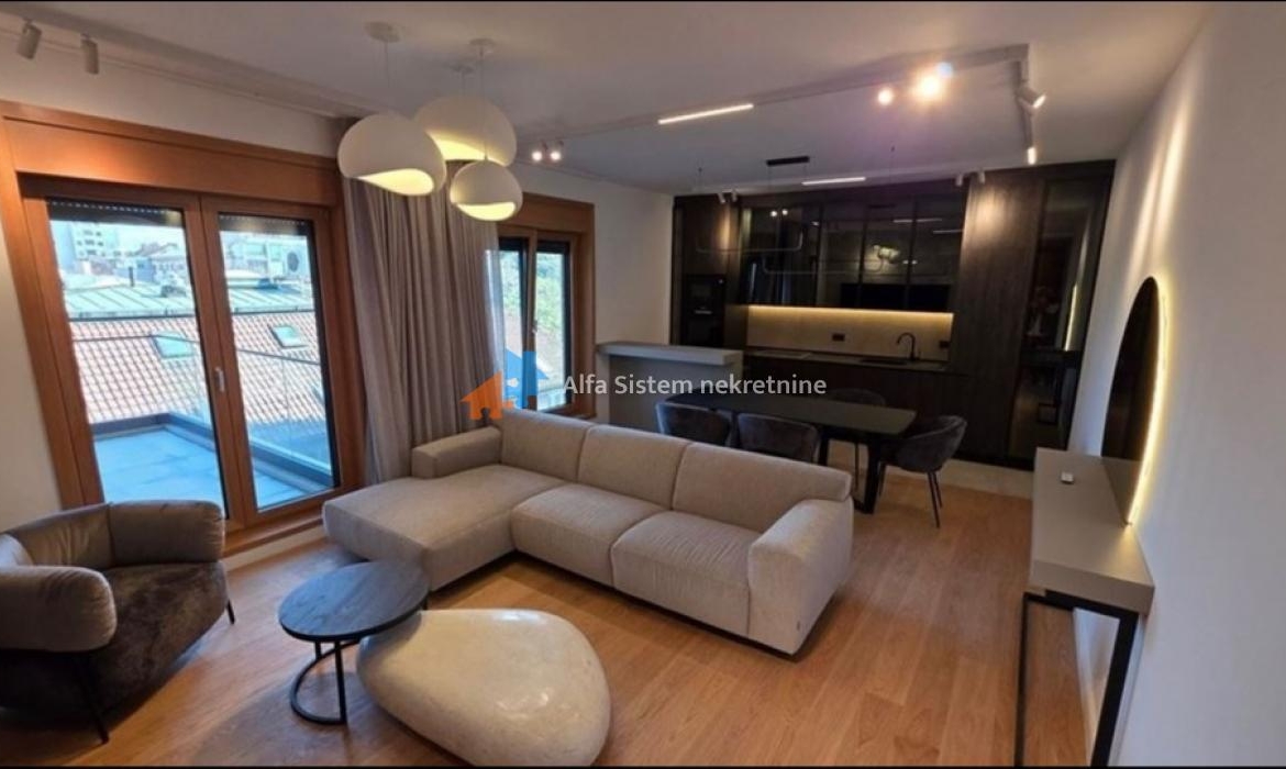 Izdavanje: Trosoban stan 95 m², Savski venac – Beograd