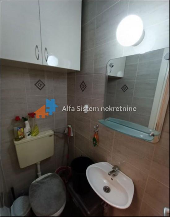 Izdavanje: Četvorosoban stan 100 m², Zvezdara – Beograd