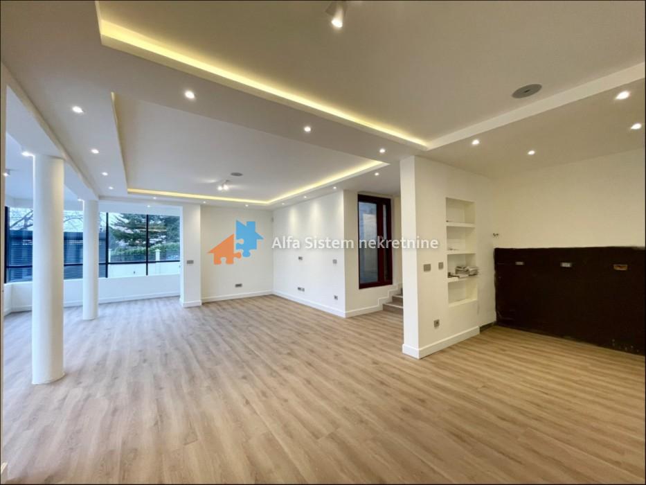 Izdavanje: Četvorosoban stan 153 m², Savski venac – Beograd