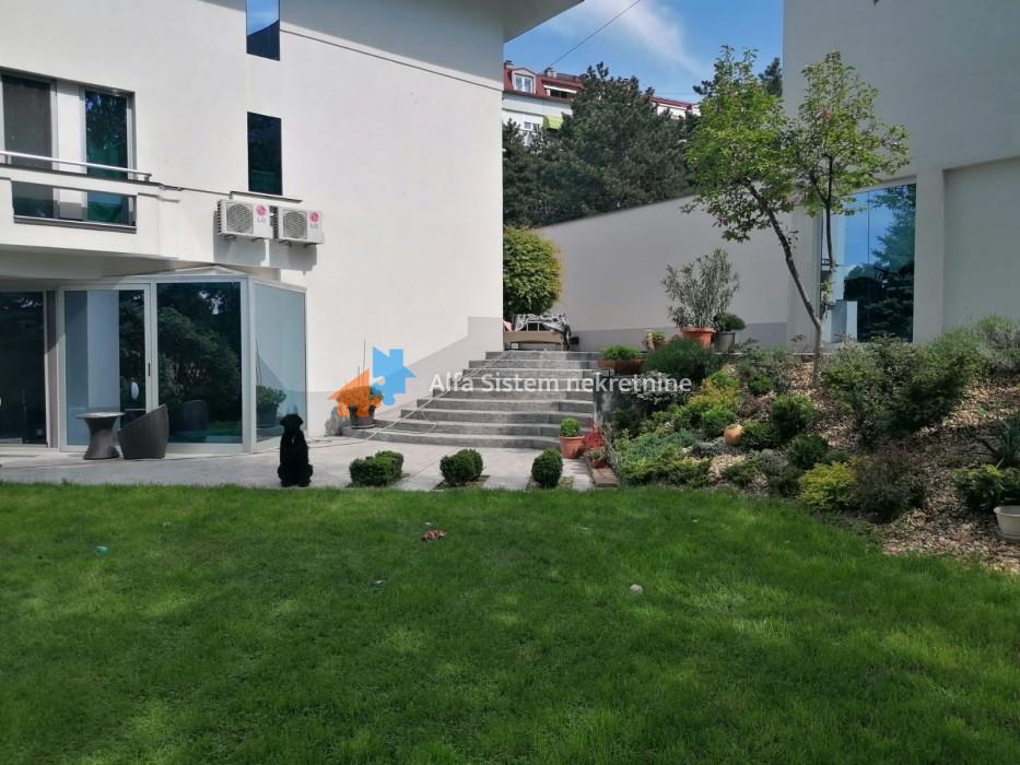 Izdavanje: Kuća 365 m², Zvezdara – Beograd