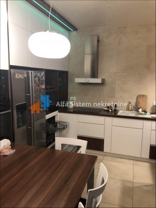 Izdavanje: Kuća 180 m², Zvezdara – Beograd