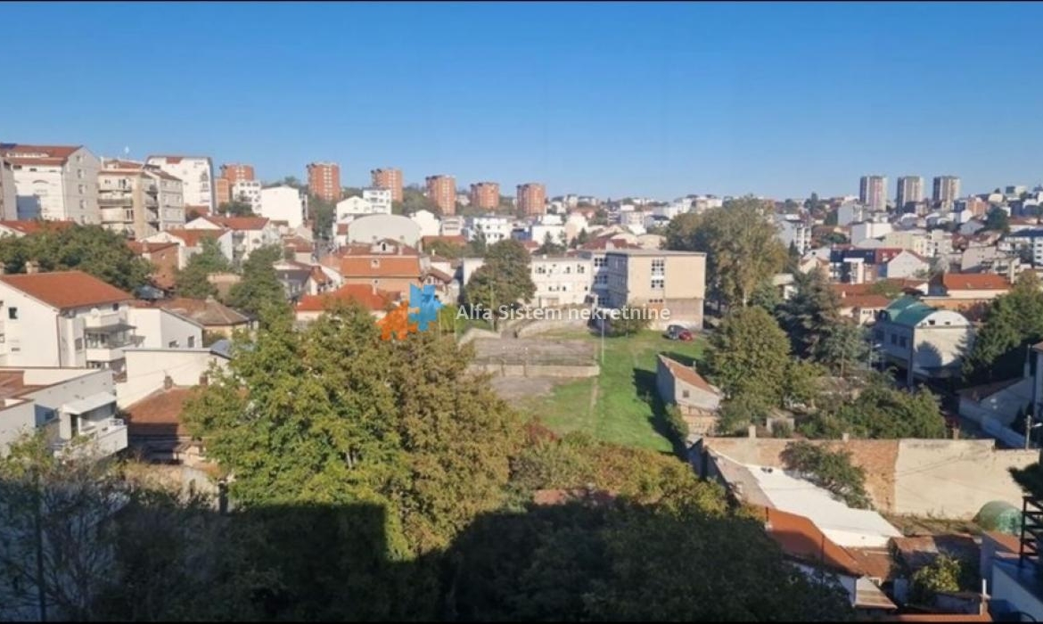 Izdavanje: Četvorosoban stan 100 m², Zvezdara – Beograd