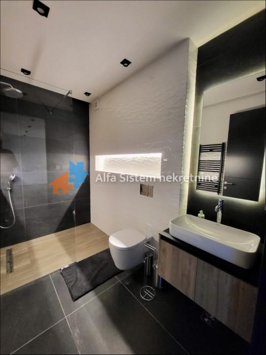 Izdavanje: Petosoban stan 197 m², Vračar – Beograd
