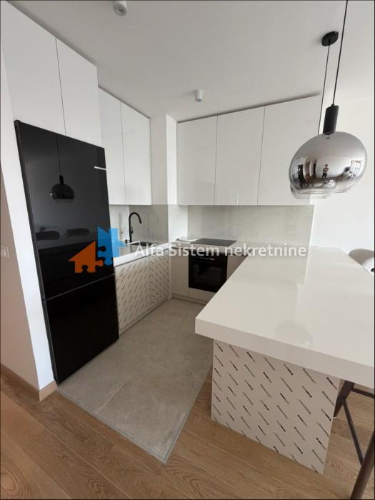 Izdavanje: Troiposoban stan 105 m², Novi Beograd – Beograd