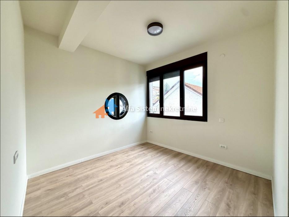 Izdavanje: Četvorosoban stan 123 m², Savski venac – Beograd