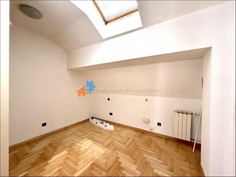 Prodaja: Šestosoban stan 208 m², Vračar – Beograd