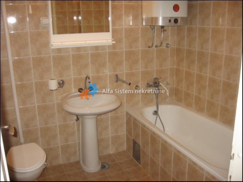 Izdavanje: Četvorosoban stan 115 m², Voždovac – Beograd