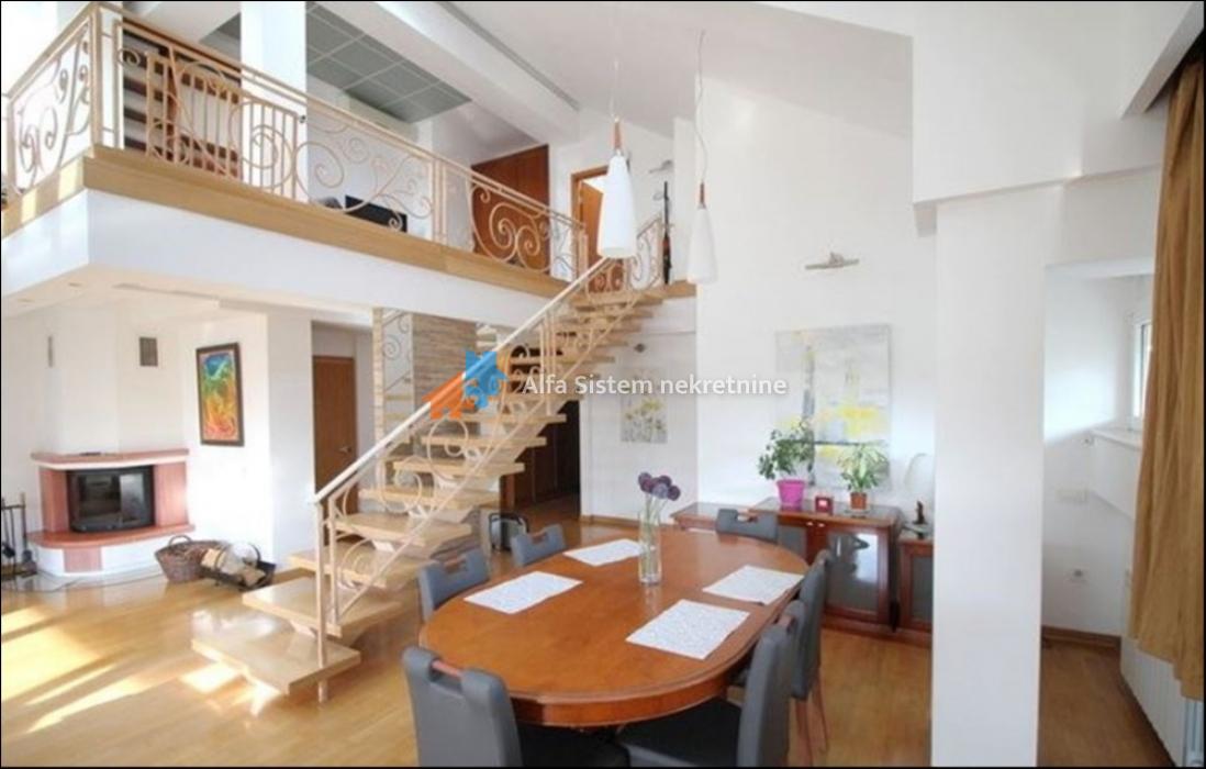 Izdavanje: Četvorosoban stan 157 m², Savski venac – Beograd