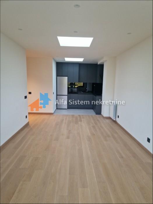 Izdavanje: Trosoban stan 66 m², Savski venac – Beograd
