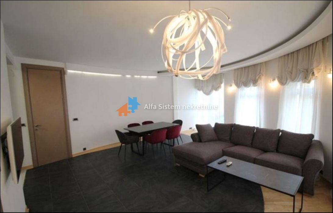 Izdavanje: Četvorosoban stan 150 m², Savski venac – Beograd