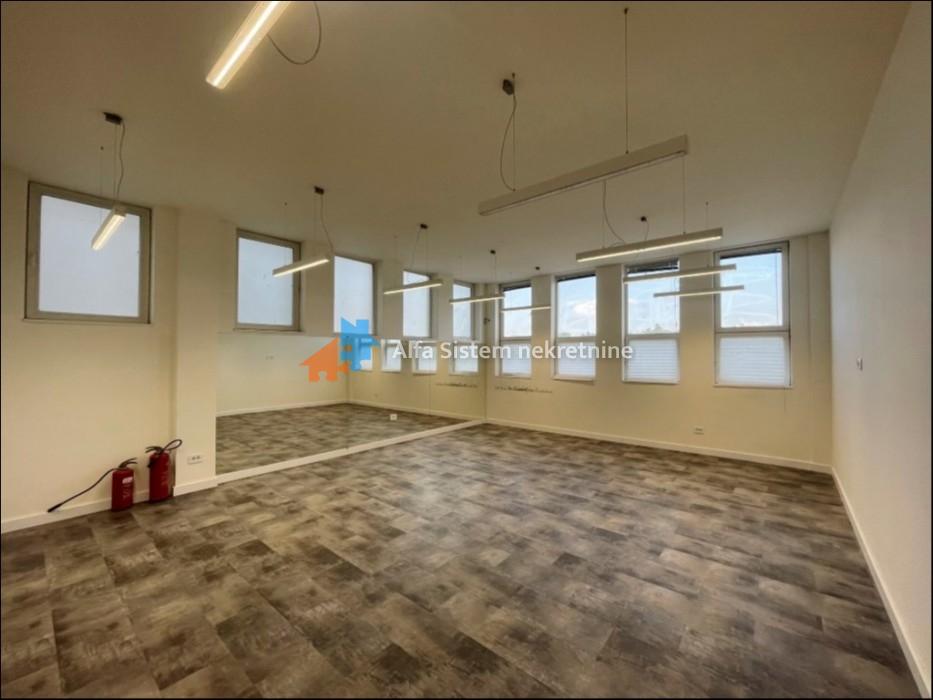 Izdavanje: Poslovni prostor 1000 m², Voždovac – Beograd