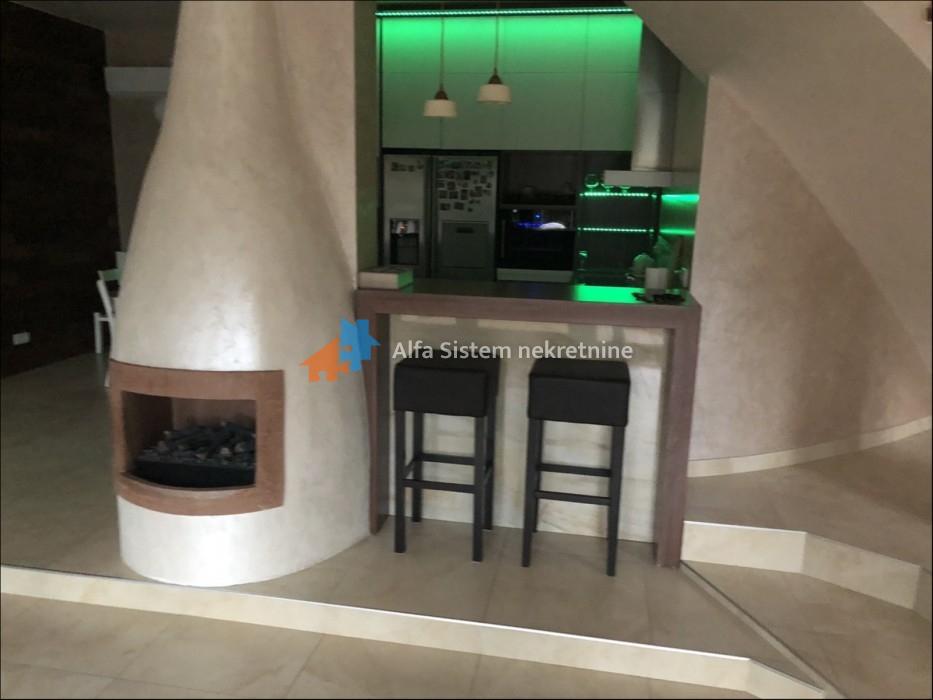 Izdavanje: Kuća 180 m², Zvezdara – Beograd