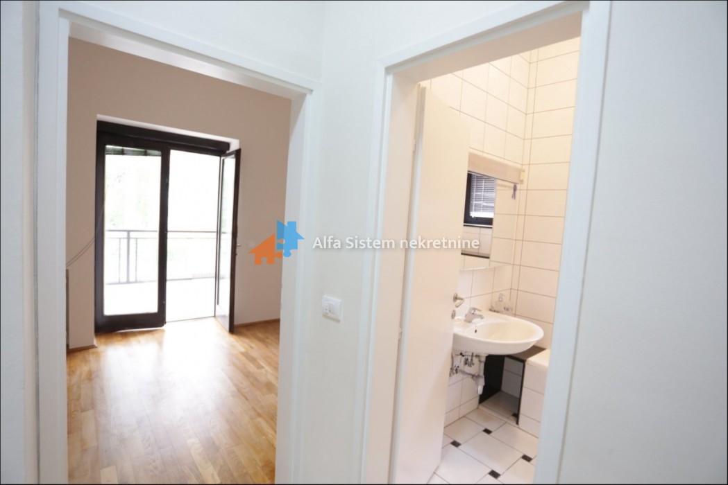 Izdavanje: Kuća 550 m², Voždovac – Beograd