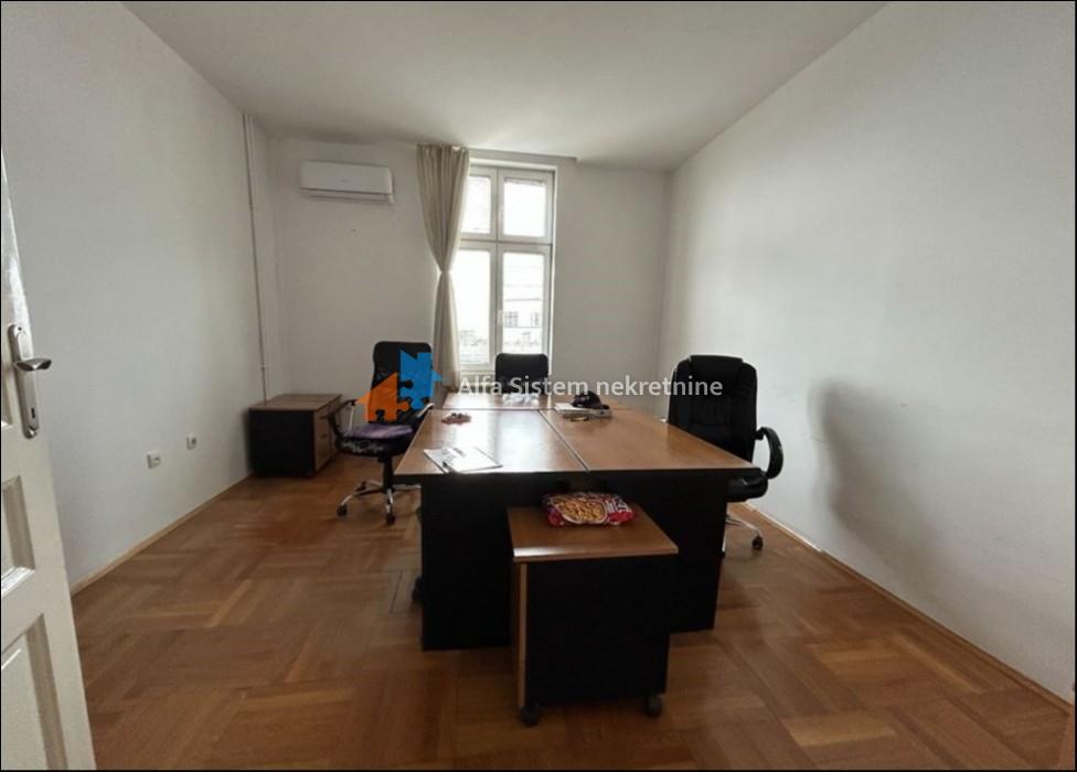 Izdavanje: Trosoban stan 90 m², Stari grad – Beograd