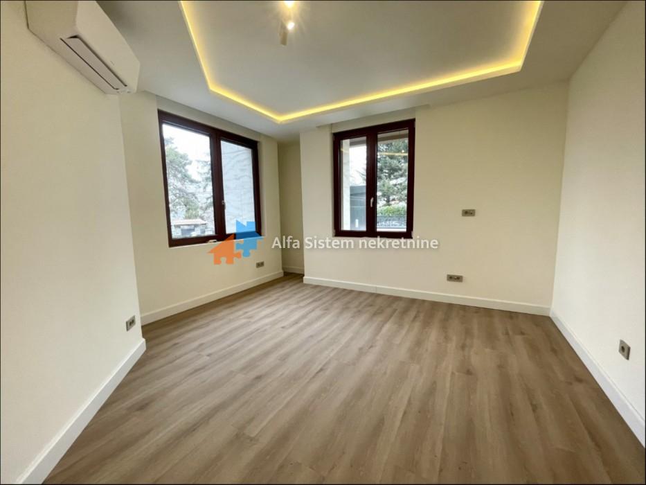 Izdavanje: Poslovni prostor 500 m², Senjak – Beograd