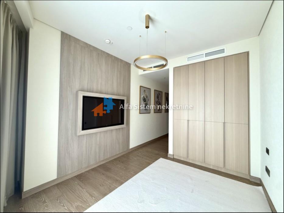 Izdavanje: Trosoban stan 98 m², Beograd na vodi – Beograd