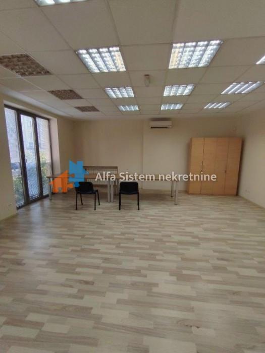 Izdavanje: Poslovni prostor 210 m², Savski venac – Beograd