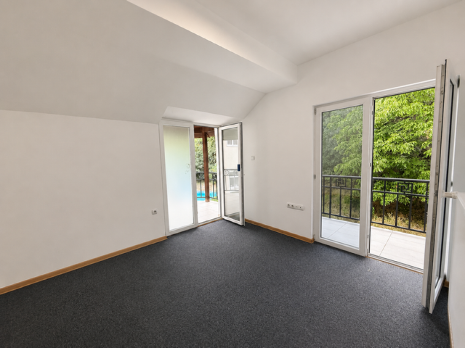 Izdavanje: Kuća 240 m², Zvezdara – Beograd