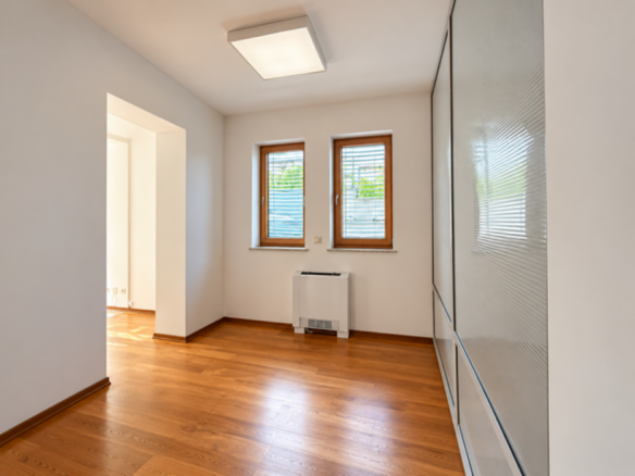 Izdavanje: Poslovni prostor 150 m², Voždovac – Beograd