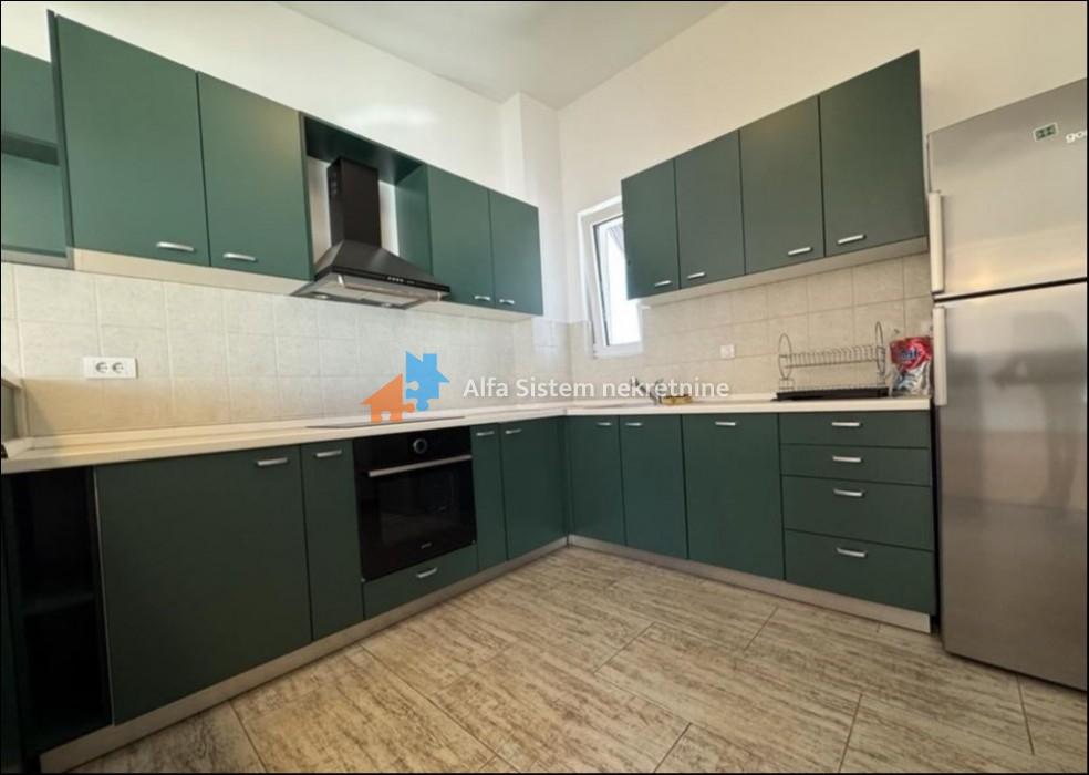 Izdavanje: Trosoban stan 170 m², Vračar – Beograd
