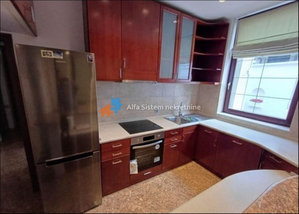 Izdavanje: Kuća 300 m², Voždovac – Beograd