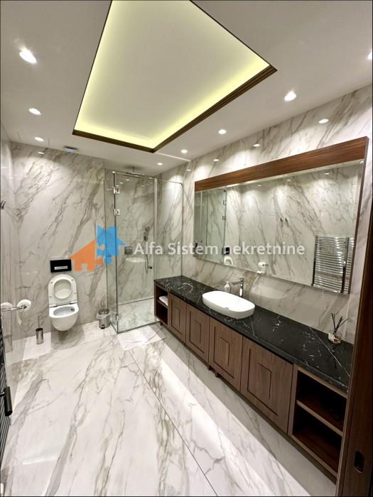 Izdavanje: Petosoban stan 350 m², Vračar – Beograd