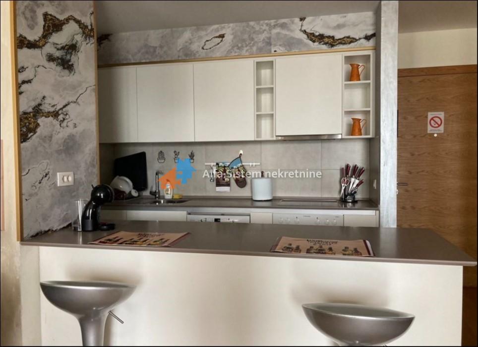 Izdavanje: Dvosoban stan 63 m², Savski venac – Beograd