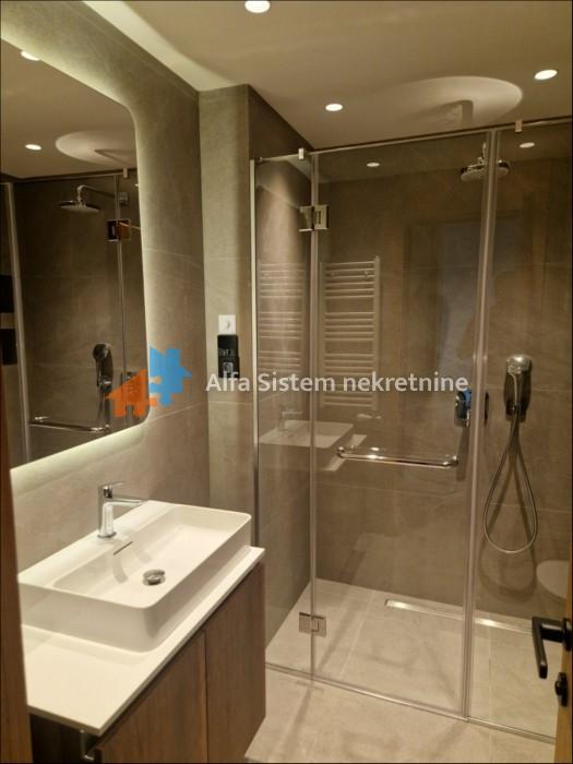 Izdavanje: Trosoban stan 66 m², Savski venac – Beograd