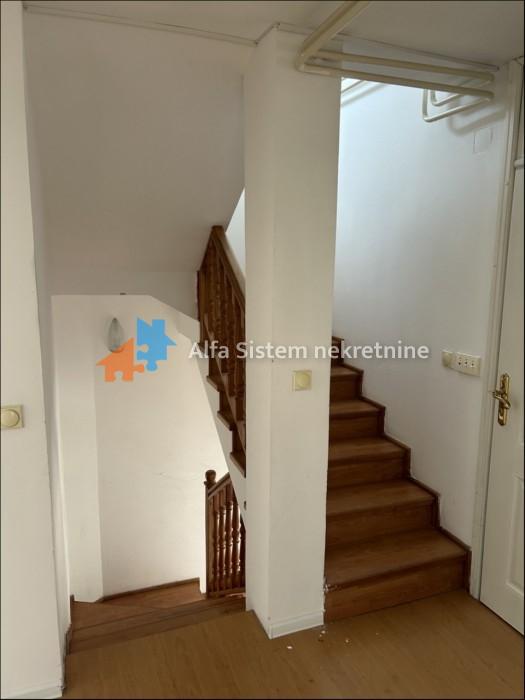 Izdavanje: Petosoban stan 176 m², Voždovac – Beograd