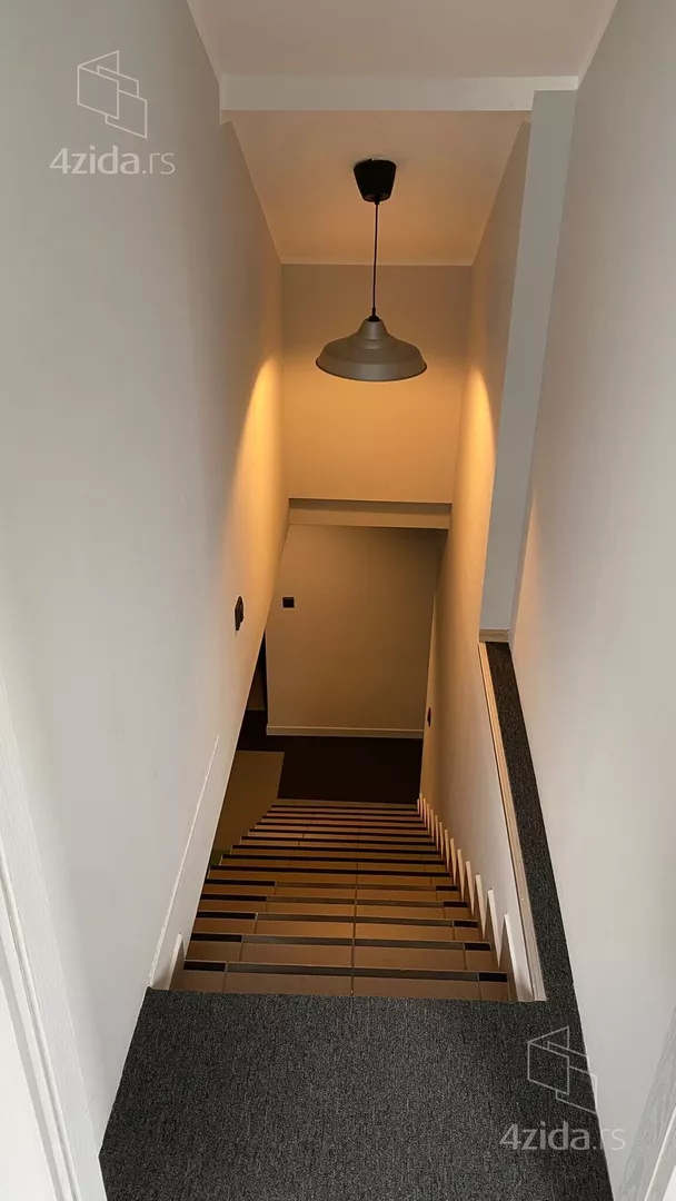 Izdavanje: Poslovni prostor 152 m², Voždovac – Beograd Izdavanje: Poslovni prostor 152 m², Voždovac – Beograd